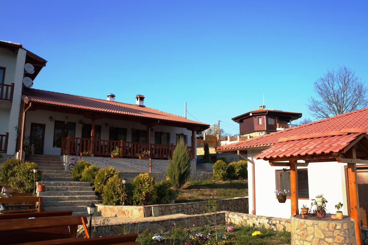 Отель Family Complex Krisbo Donkovtsi Экстерьер фото